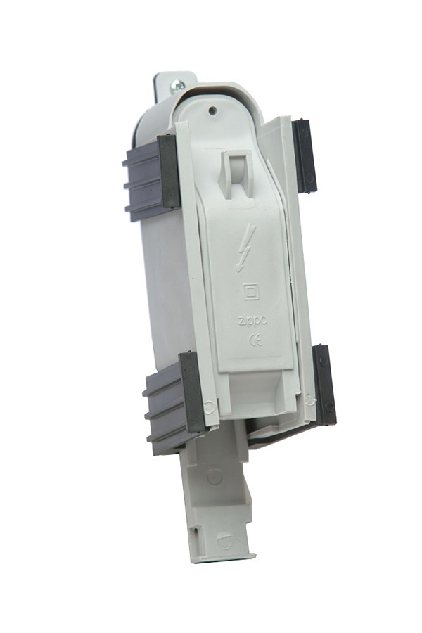 MORSETT.DA PALO 45X186 3 POLI C/ADATT. 1 FUSIBILE - ZIPPO 9433 MORSETT.DA PALO 45X186 3 POLI C/ADATT. 1 FUSIBILE - ZIPPO 9433