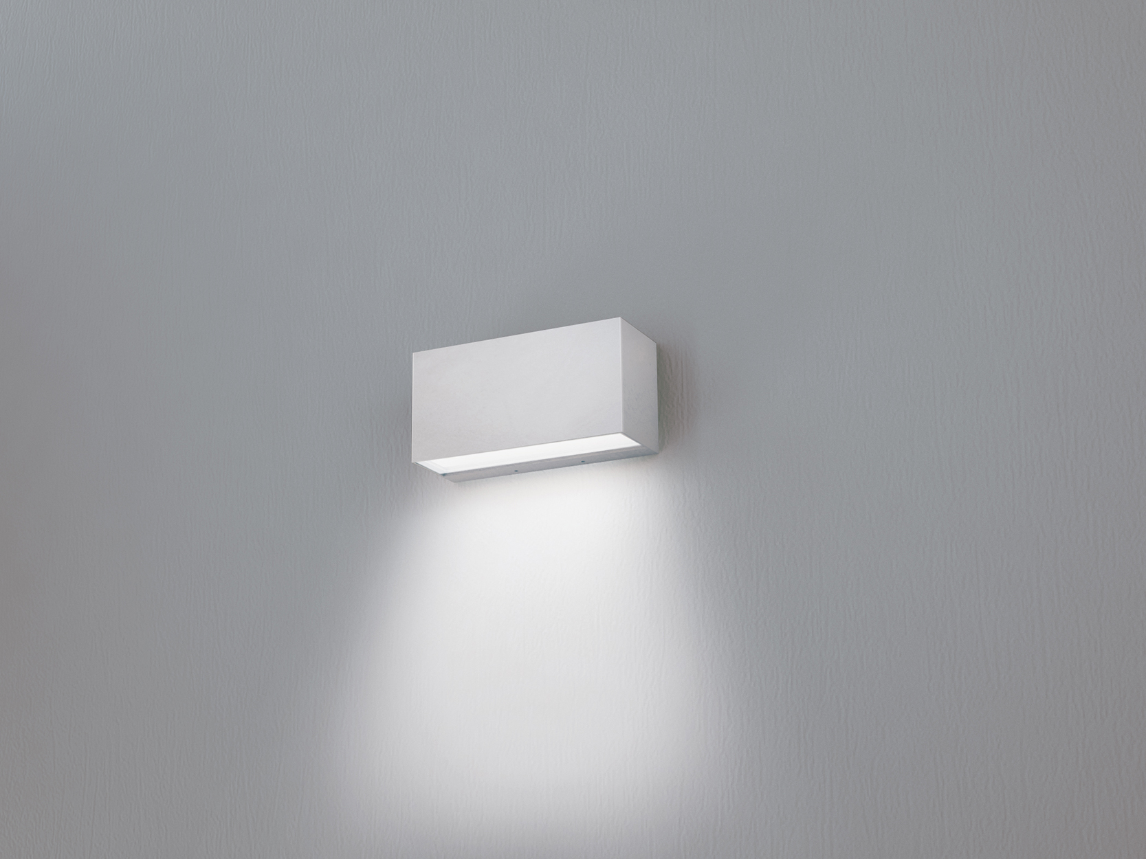 APPLIQUE MONO 15W 3K 85 IP65 230V BI - NOBILE ILLUMINAZIONE BA20/1A/3K/W APPLIQUE MONO 15W 3K 85 IP65 230V BI - NOBILE ILLUMINAZIONE BA20/1A/3K/W
